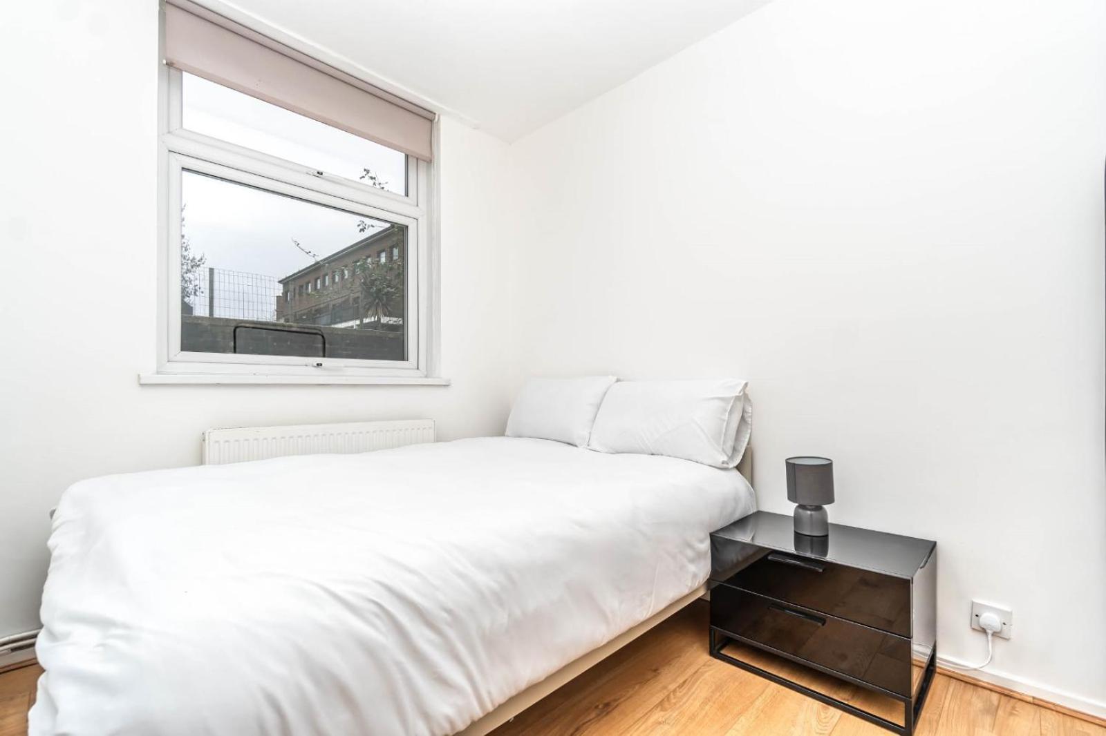 Bright Guest House In Hackney Londra Exterior foto