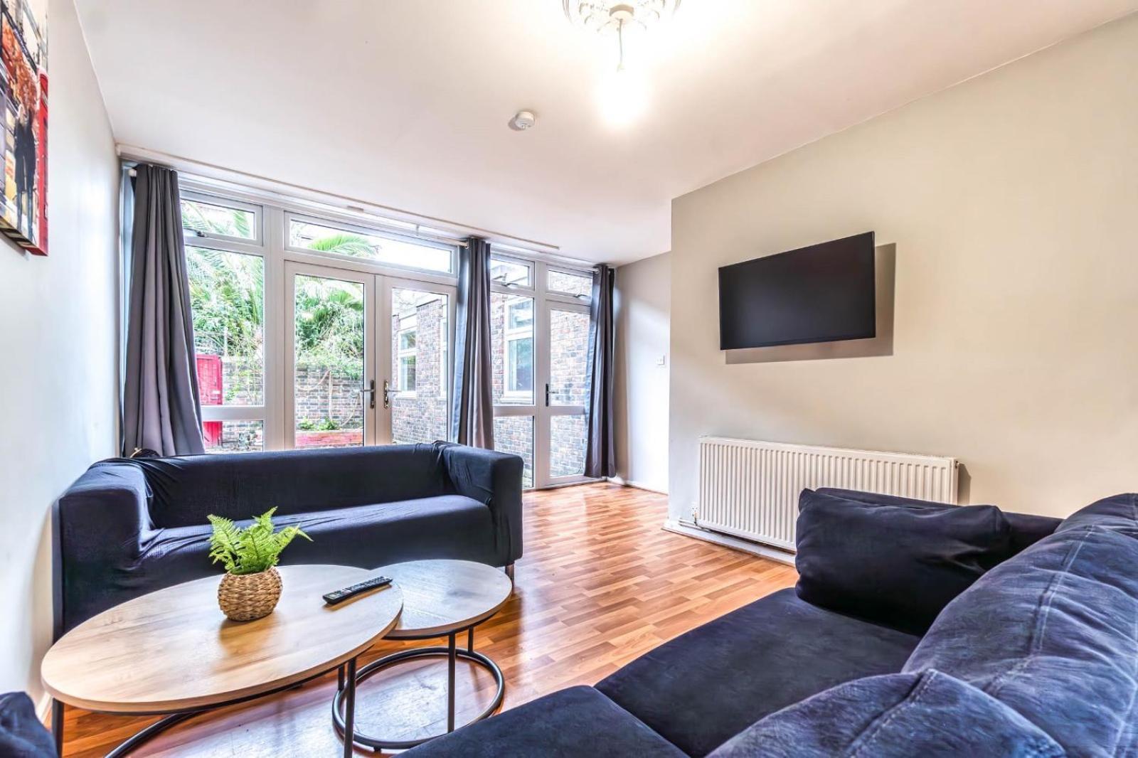 Bright Guest House In Hackney Londra Exterior foto